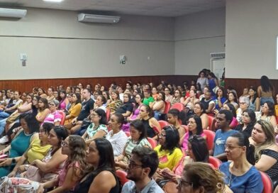 Formação promovida pela Secretaria de Educação de Itaperuna reúne mais de 200 mediadores.